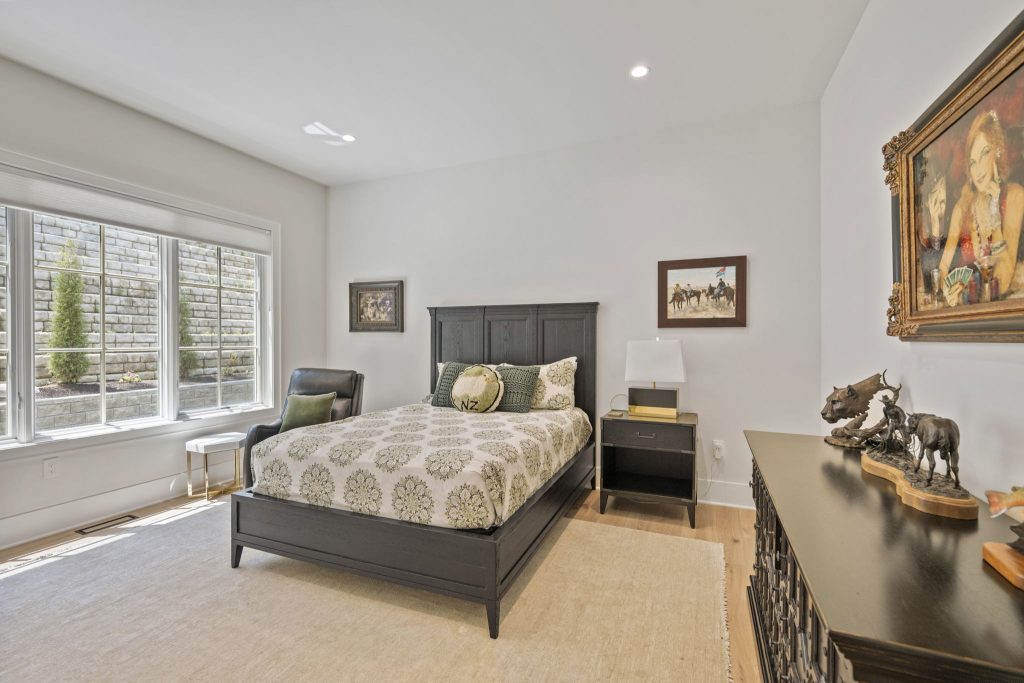 5805 Hickory bedroom