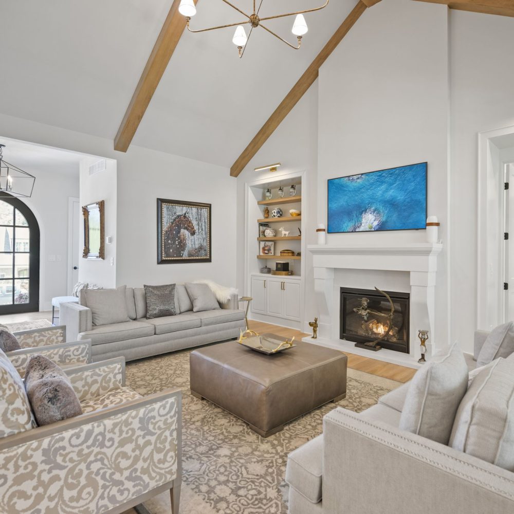 5805 hickory living room