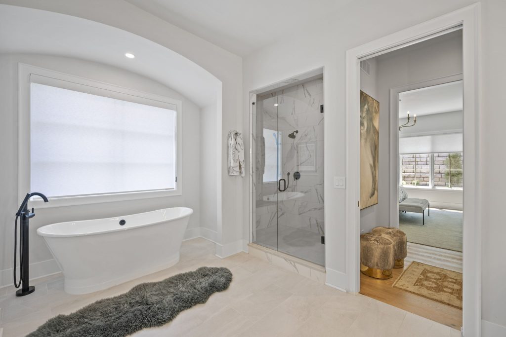 5805 Hickory master bathroom