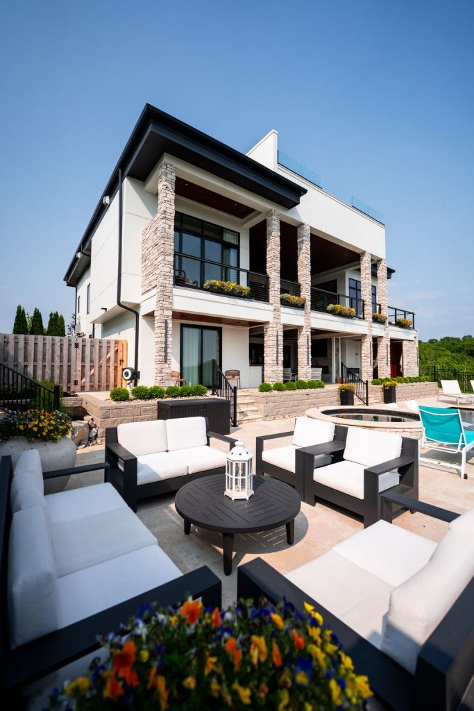 1148 Bellavista outdoor living space