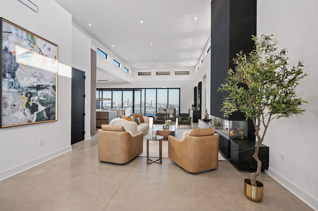 1152 Bellavista Drive entry