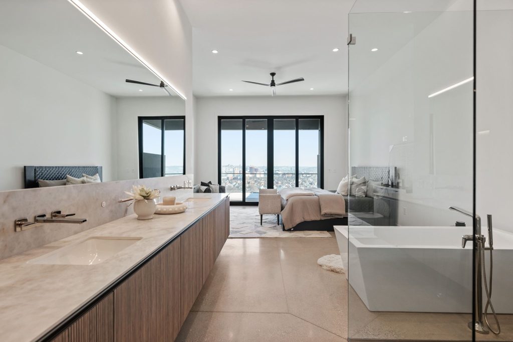 1152 Bellavista Drive bath