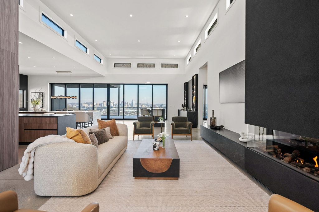 1152 Bellavista Drive living